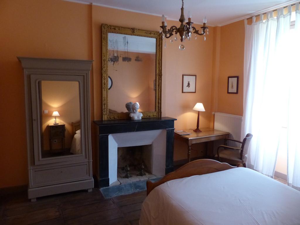 Le Domaine De Panissac Bed and Breakfast Berneuil  Habitación foto