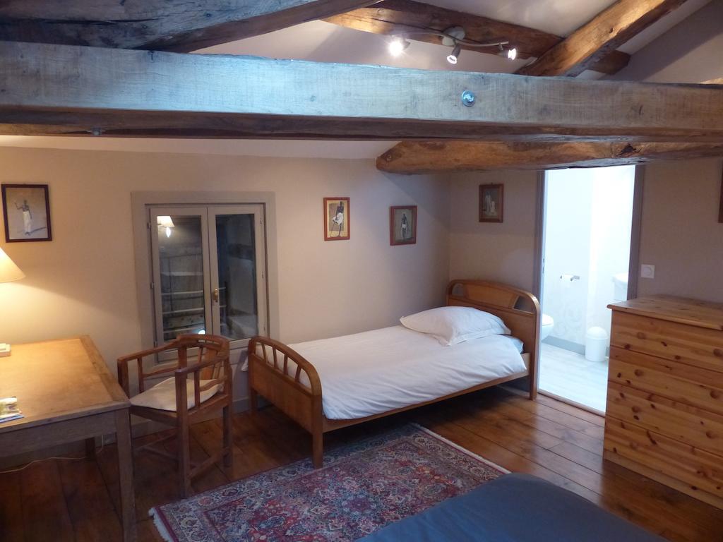 Le Domaine De Panissac Bed and Breakfast Berneuil  Habitación foto