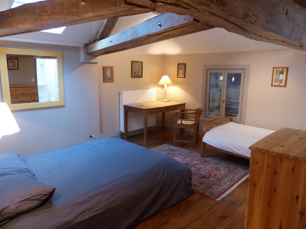 Le Domaine De Panissac Bed and Breakfast Berneuil  Habitación foto