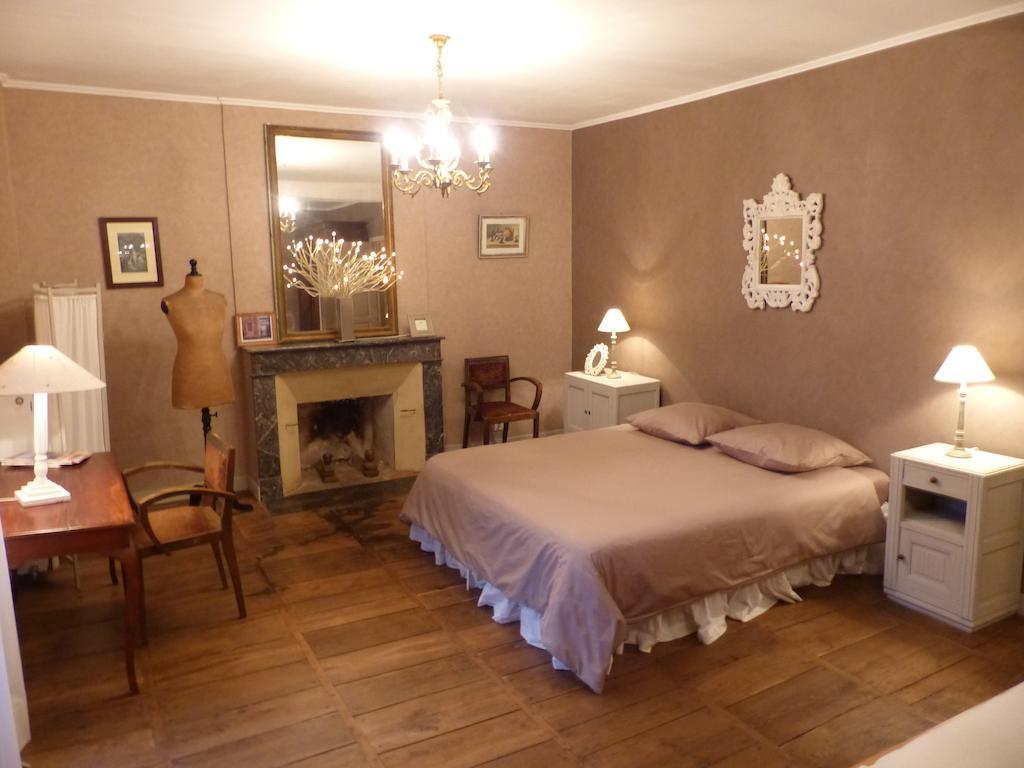 Le Domaine De Panissac Bed and Breakfast Berneuil  Habitación foto