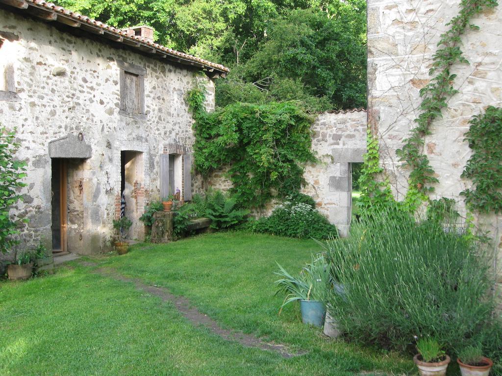 Le Domaine De Panissac Bed and Breakfast Berneuil  Exterior foto